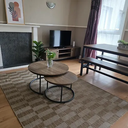 3br House With Parking 10 Mins To Airport Sleeps 6 * Эдинбург