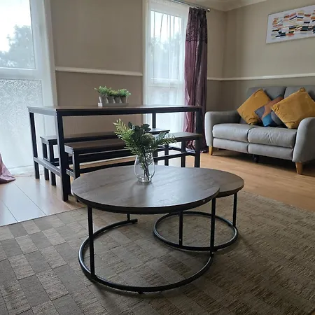 Апартаменты 3br House With Parking 10 Mins To Airport Sleeps 6 Эдинбург