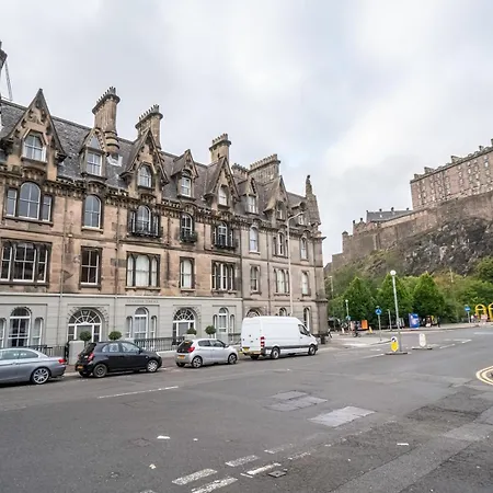 Pass The Keys Beautiful Modern Historical Flat Close To Castle Apartment