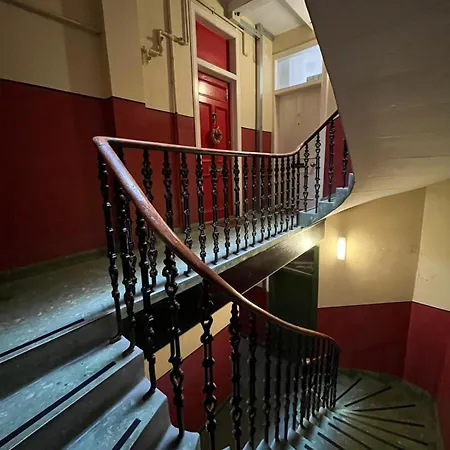 Апартаменты Bright 2 Bedroom Near The Meadows Эдинбург