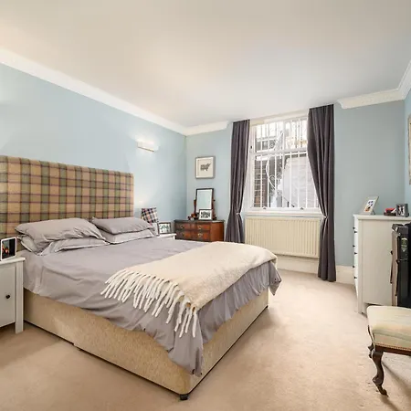 דירה Elegant Flat With Garden In West End
