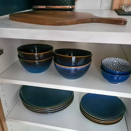 Appartement Spacious With Easy Access To Airport & Centre *