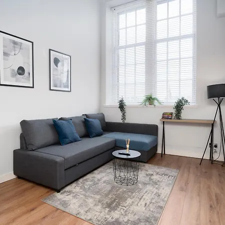 2bed-2bath Flat, Centre アパート