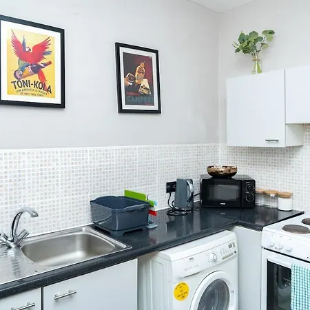 公寓 2bd, Ocean Terminal, Ram To Airport, Sleeps 4 爱丁堡