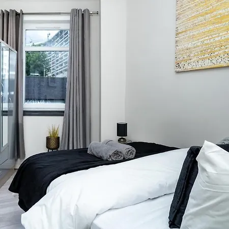 公寓 2bd, Ocean Terminal, Ram To Airport, Sleeps 4