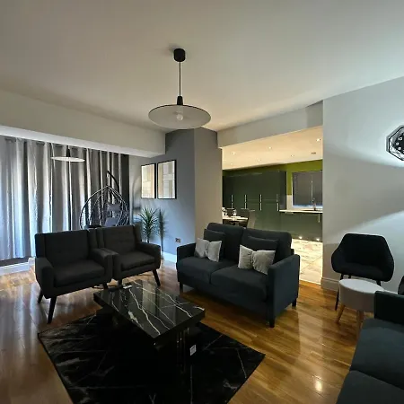 Luxury 5bd, Gym, Parking, Bus To Airport, Sleeps10 Villa *