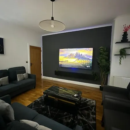 Luxury 5bd, Gym, Parking, Bus To Airport, Sleeps10 Edinburgh