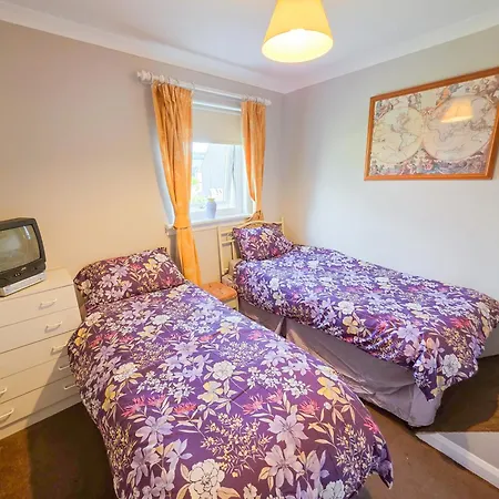 3 Bedroom Home, Peaceful Garden