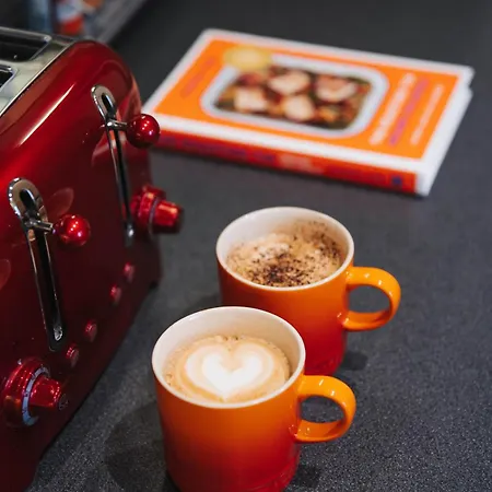 Traditional 2 Bedroom Apartment *