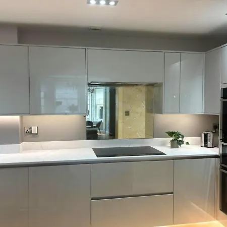 Apartment Edinburgh, Near Dean Village, Luxury Art Garden