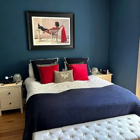 Edinburgh, Near Dean Village, Luxury Art Garden Apartment *