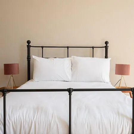 Historic Townhouse In Centre شقة *