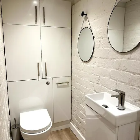 Stylish 2br - Walk To Attraction אדינבורו