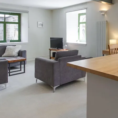 Industrial Chic 2bd Flat In Historic Whisky Bond * Edinburgh