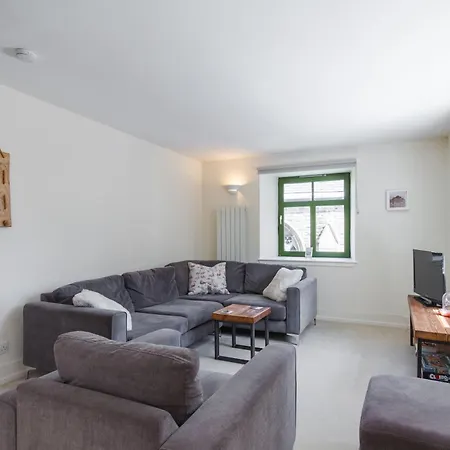 Industrial Chic 2bd Flat In Historic Whisky Bond Apartment Edinburgh