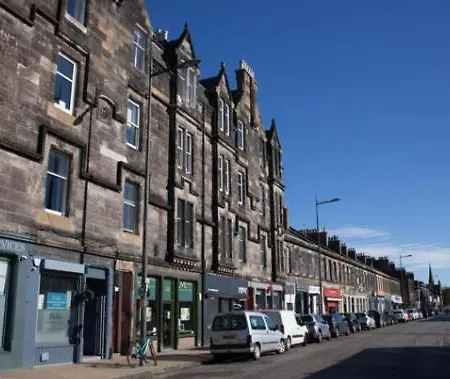 Dynastays- Stylish Seaside Home- Dog Friendly, Garden & Parking (adults Only) Edimburgo