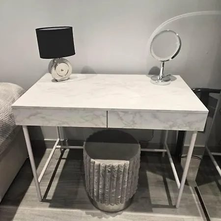 Dynastays- Stylish Seaside Home- Adults Only, Dog Friendly, Garden & Parking * Edinburgh