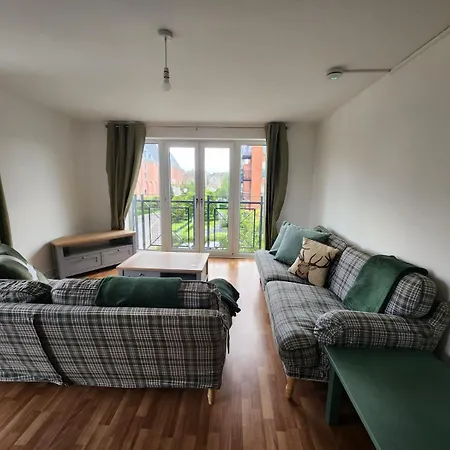Stunning 3bed With Balcony And Free Parking 爱丁堡