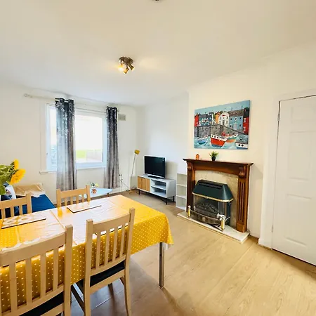 Murrayfield Maindoor Flat With Free Parking And Great Public Transports Link Edinburgh