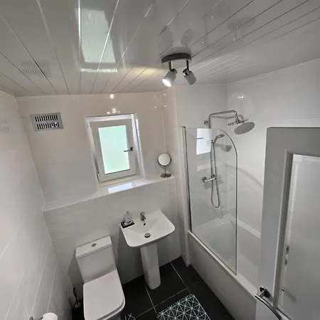 아파트 Exceptional 2-bedroom Apartment! *