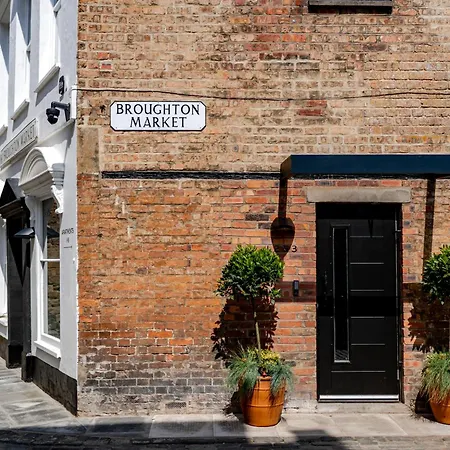 Broughton Market Apartment 3*