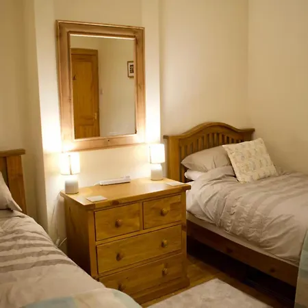 Apartment Newly Refurbed With Free Parking *