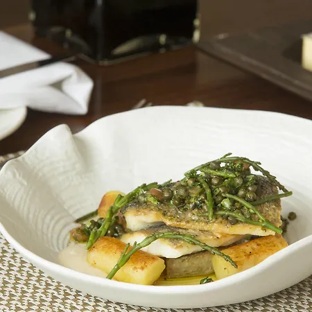 Sheraton Grand & Ξενοδοχείο