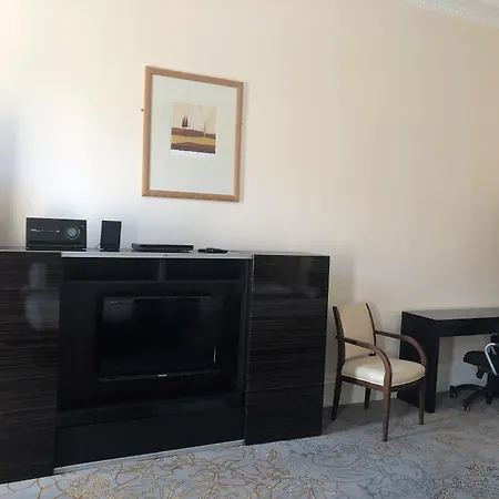 Aparthotel Cairn & 3*