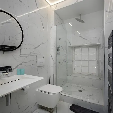 Boutique 2br On Royal Mile - Freestanding Bathtub شقة *