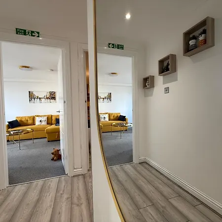 Apartment The Shore 2 Bedroom Edinburgh