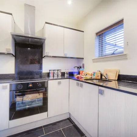 Aparthotel Holyrood 4*