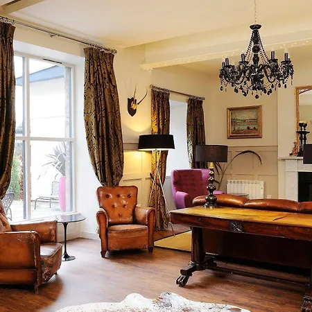 Grove House 4*