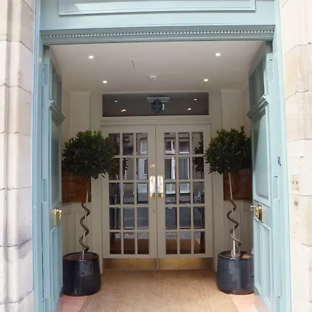 Grove House Hotell