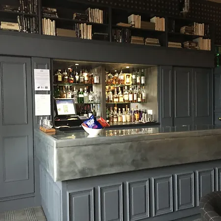 Hotel B+B Edinburgh 4*