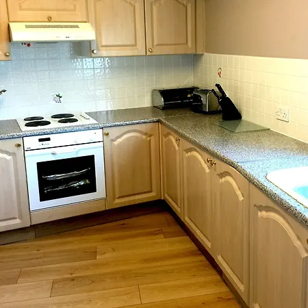 Edinburgh Aparthotel 4*