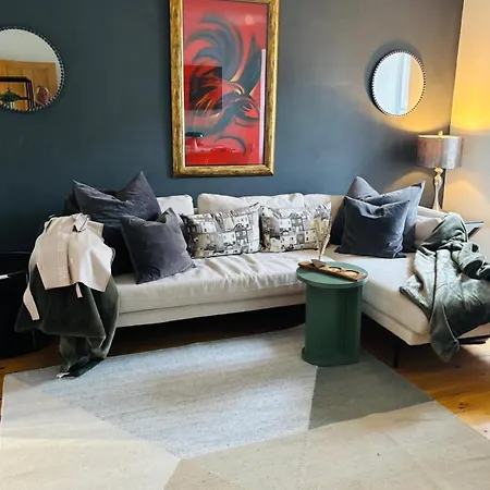 Diagon Alley Two Bed Victoria Street Grassmarket