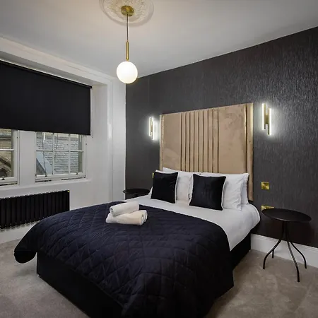 Royalmileluxe - 2br With Freestanding Bathtub