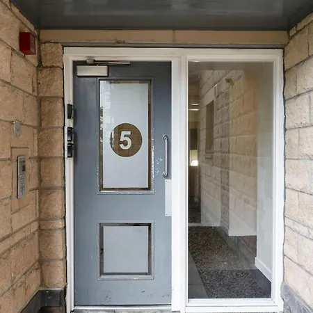Modern 2br Flat, Parking & Balcony In Appartement *