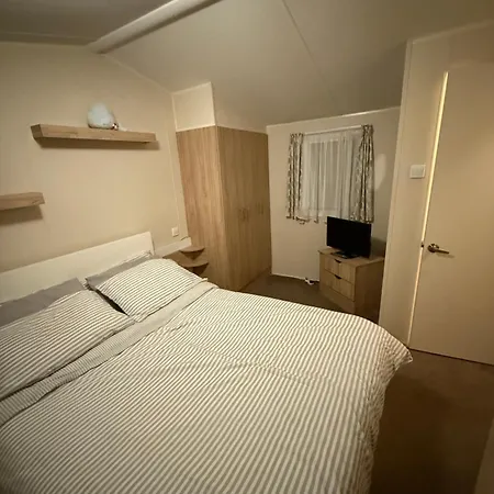 Hoopers Hideaway Caravan Setonsands