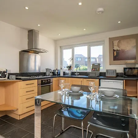 Northfield 1 Bedroom With Sofa Bed - * Edinburgh