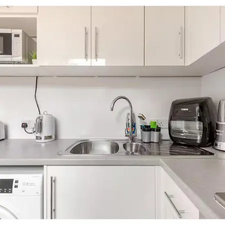 Elegant Flat In A Serene Neighbourhood Apartament