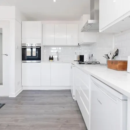Leith's Bright Abode * Edinburgh