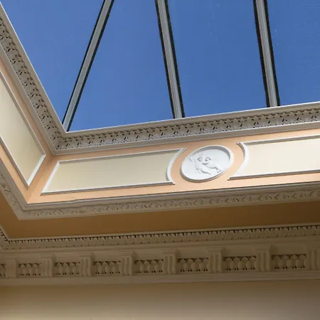 シスル ホテル 3*