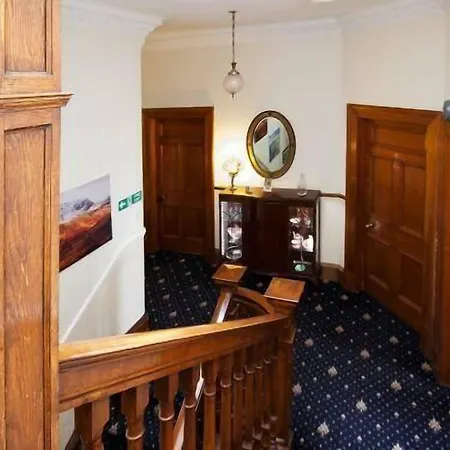 Heriott Park Гостевой дом 3*