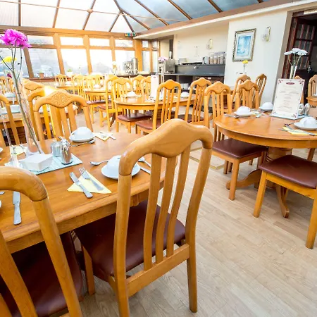 Corstorphine Hotel 3*