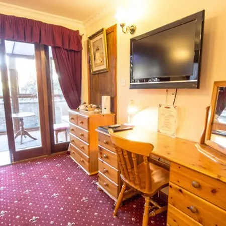 Corstorphine Hotel 3*
