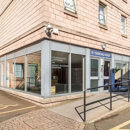 Km * エディンバラ