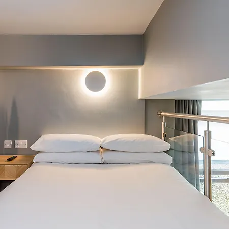 Km * エディンバラ