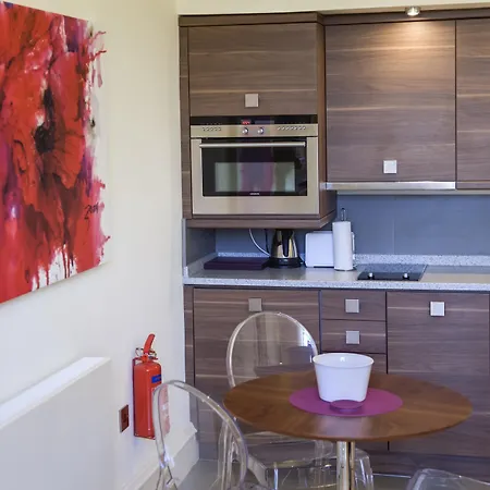 Clarendon Luxury 4*
