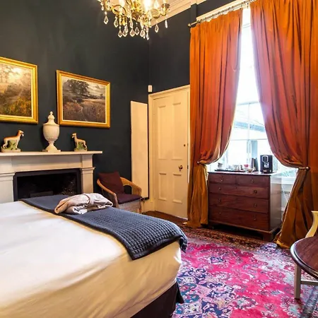 Bed and breakfast Six Brunton Place 5*